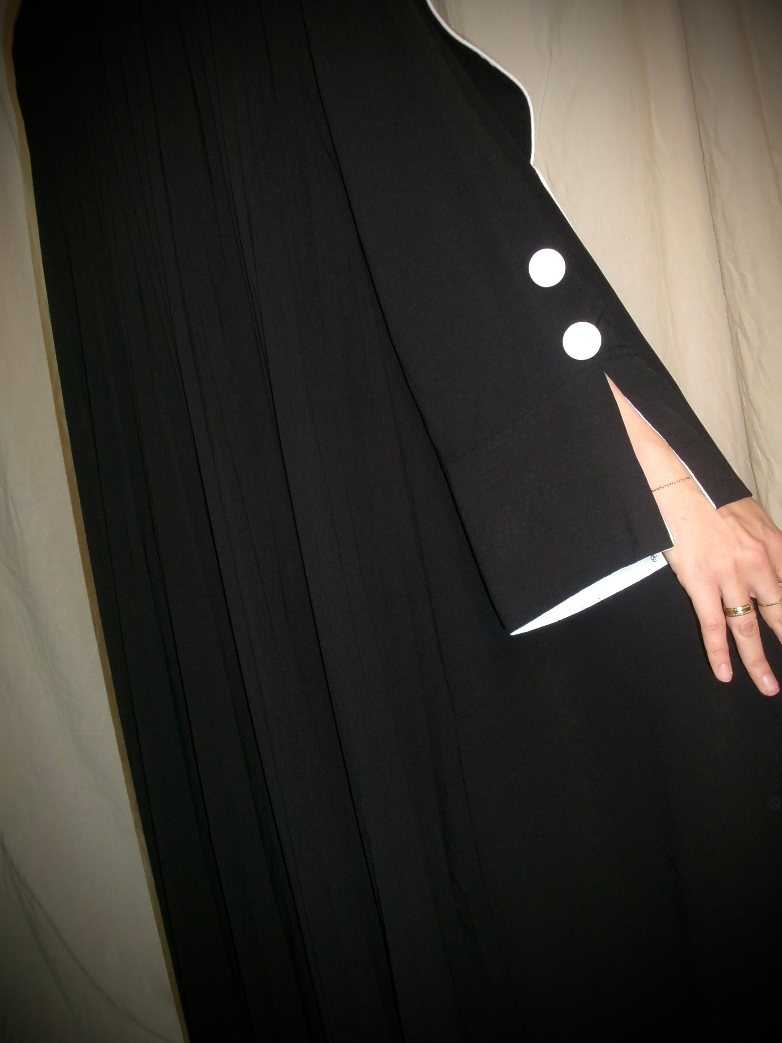 Black Pleated Abaya